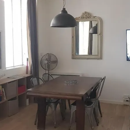 Charming Loft - Tour Eiffel/ Rue Cler 4* Parigi