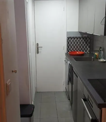 Charming Loft - Tour Eiffel/ Rue Cler شقة فندقية باريس